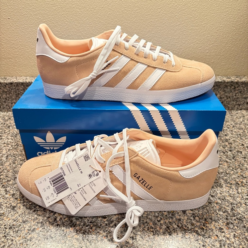 Size 10 Women's adidas Originals Gazelle Sneakers ID7006 Halo Blush/Cloud White